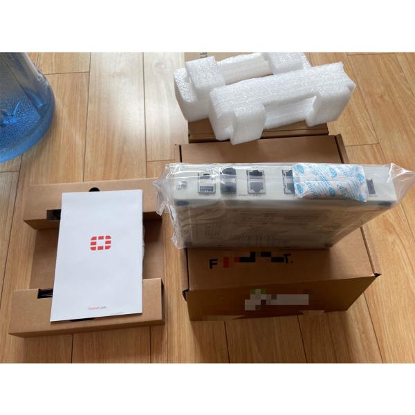 FG-81F 8 x GE RJ45 порты 2 x RJ45/SFP общие медиа WAN порты 128GB SSD компактный дизайн