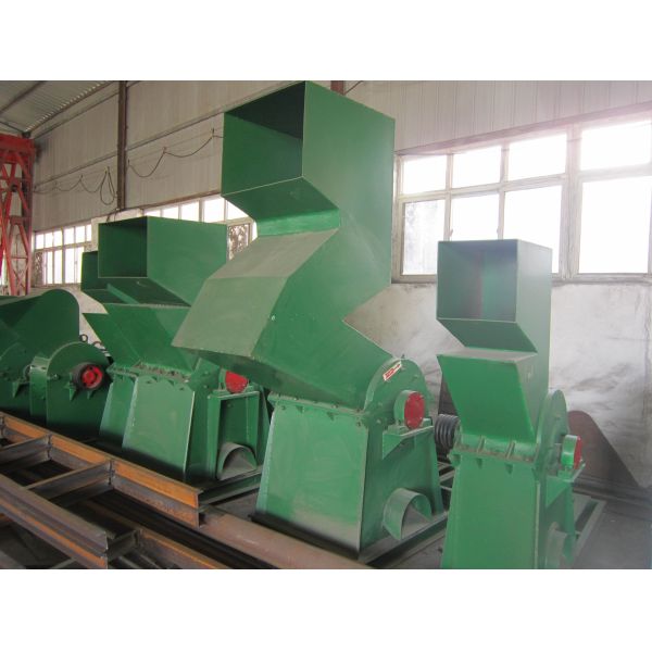 Customized Colour Impact Crusher with 35mm Thickness and Double Screw Design for High Manganese Steel Crushing