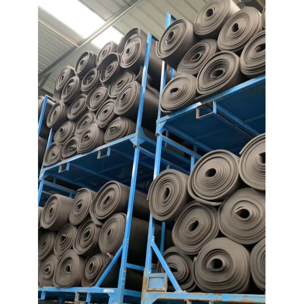B1 / B2 Fire Rated Rubber Foam Products Insulation For Pipes Equipment Air Conditioners