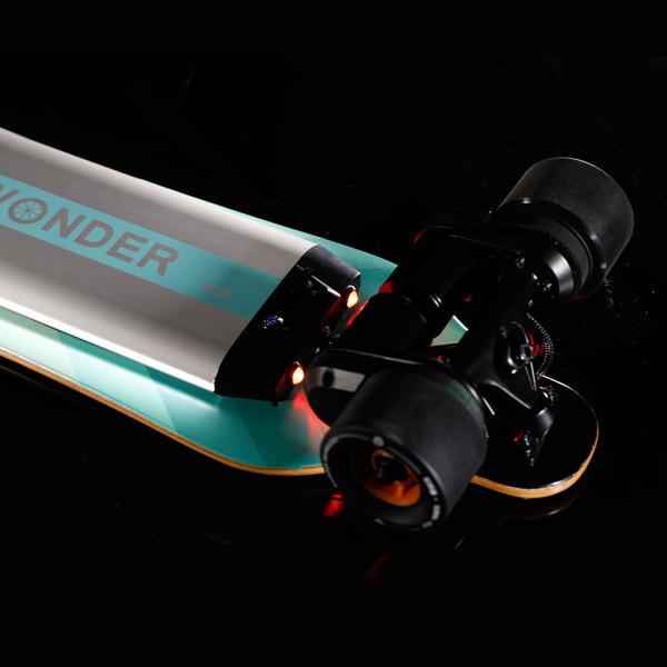 Easy Operate Kids Electric Skateboard , Short Motor Powered Longboard No Noise Pollution