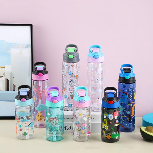 Volver a la escuela Tazas de paja de plástico convenientes y divertidas para bebidas de niños