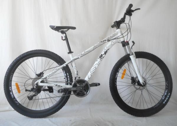 O sistema de freio o mais claro do disco do Mountain bike do corta-mato com a barra de aço do punho