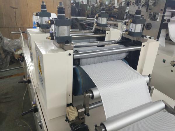 Machine à plier des serviettes en papier à haute performance entièrement automatique