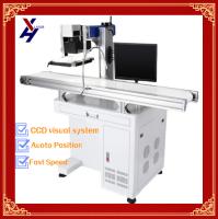 Máquina automática de marcado por láser para la impresión de números de serie con cintas transportadoras