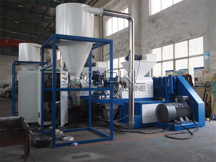Машина LLDPE пластиковая сжимая повторно используя сплетенный HDPE