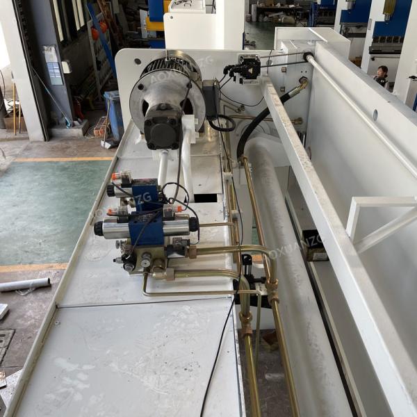 CNC Hydraulic Press Brakes With Servo Motor TP10S