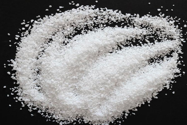 Белый окислительный песок из алюминия с низким содержанием железа для повышения производительности резки и шлифовки