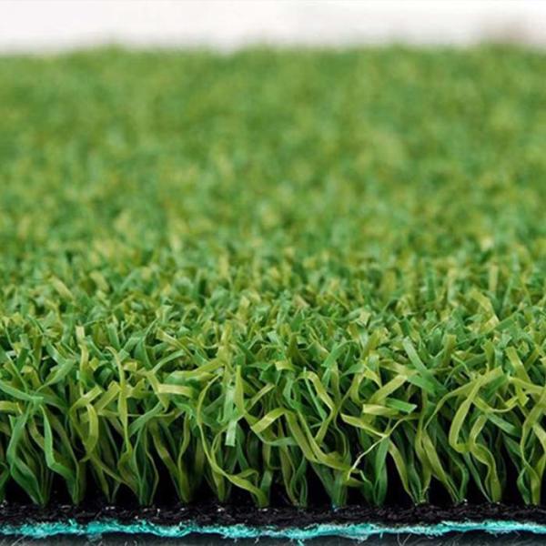Grama artificial de golfe verde de 13 mm para eventos esportivos com 230 pontos/m de taxa de pontos