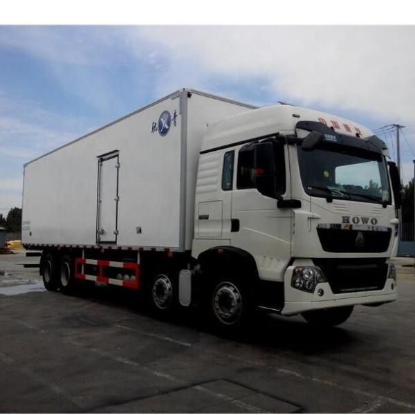 light weight HOWO t5g 8x4 man engine 340 hp 34 ton meat fish reefer truck