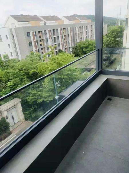 Modern Design Clear U Channel Glass Balustrade with Tempered Glass