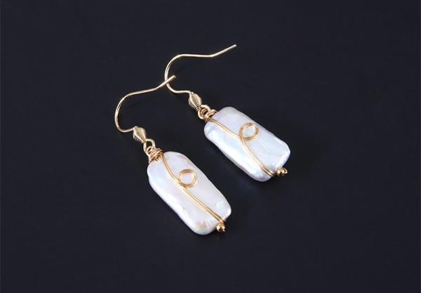 New Baroque Pearl Stud Earrings For Women Hand made Metallic Twist Braided Design Pearl Natural Baroque Pearl Earring
