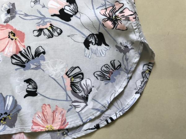 V-Neck Ladies Print Blouse Loose Short Sleeves Decorative Pattern Casual And Fashion