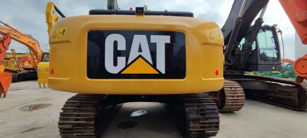 Caterpillar usado 320D2