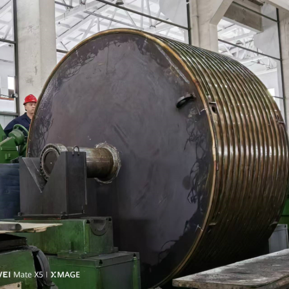 Control de temperatura superficial 1℃ Precisión ±0.5ºC Rodillo enfriador de gran diámetro 3000mm para la producción de película BOPP BOPET