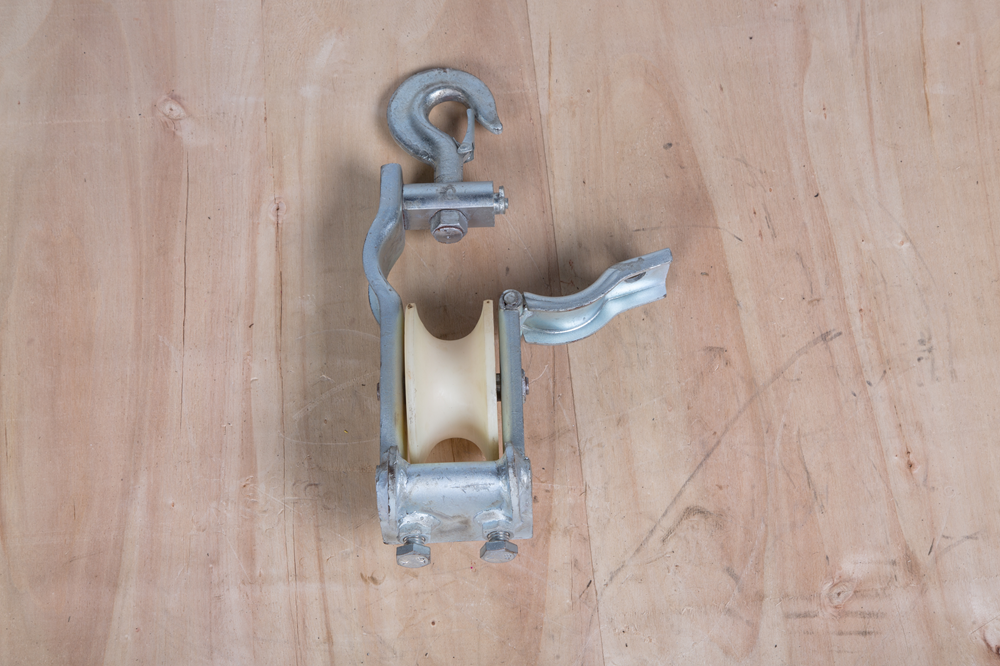 Single Sheave Stringing Pulley Block with Corrosion-Resistant Finish for Compact & Lightweight Cable Stringing