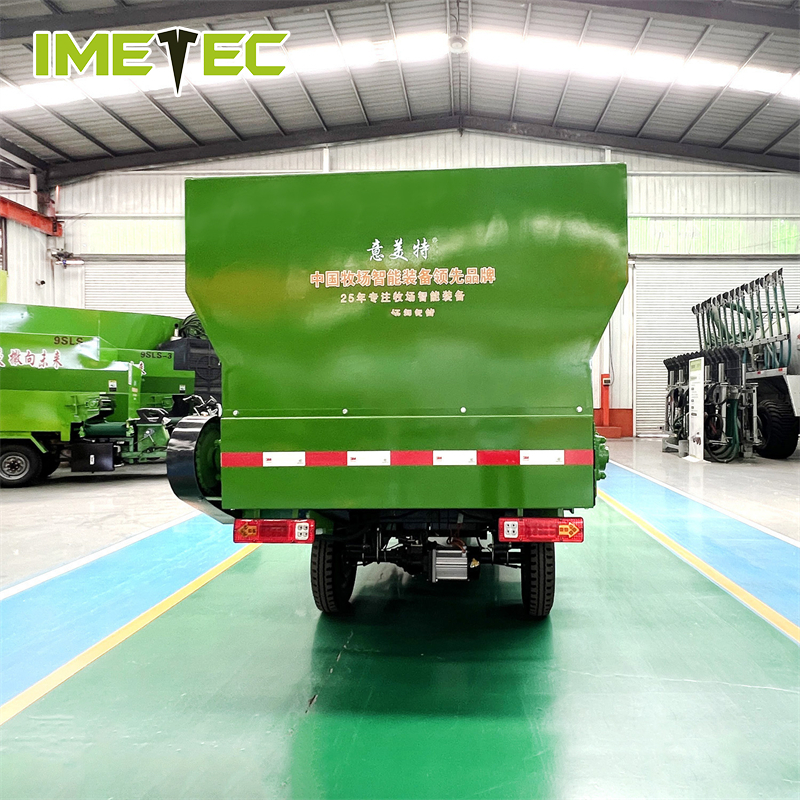 ODM Electric TMR Horizontal Feed Mixer Wagon Spreader Truck For Cattle