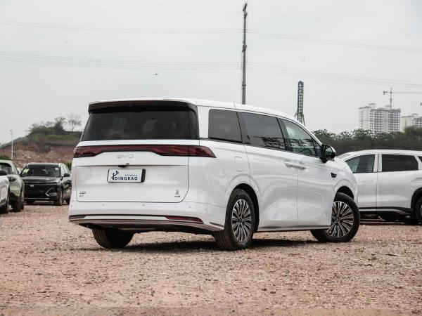 Fast Ship Luxury New Version Latest BYD Xia MPV 7 Seat Hybrid Petrol 1.5T New Car