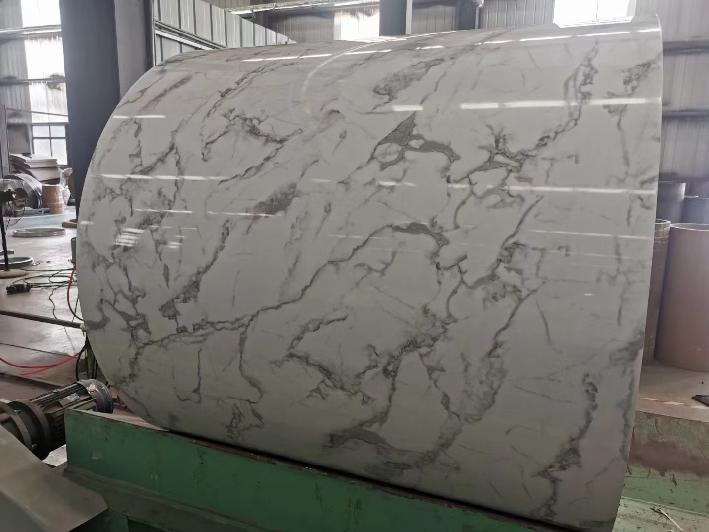 Сплав 3003 Марморное покрытие с образом алюминиевой катушки 26Ga X 48Inch Предварительно окрашенный алюминиевый лист для фасадов зданий