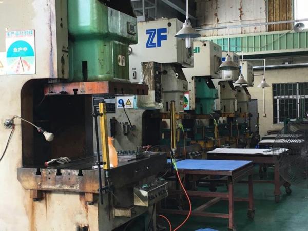 Custom metal stamping parts made of steel 1020 , surface finish : oil painting
