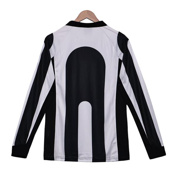 La Juventus 1997 Retro Long Sleeve Fan Home Edition Jersey de football rend hommage aux champions de la Ligue des champions