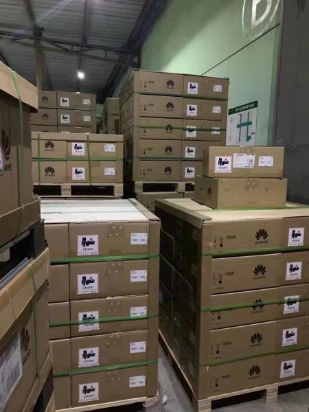 S5700 original 24 portas Ethernet Switch Stock 24 10 / 100 / 1000BASE-T, 4 portas SFP Gigabit (Combo) 24 portas 1000 Gb 9