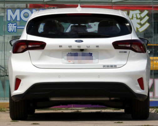Fox 2022 3 место двери 5 хэтчбека 4 версии EcoBoost 180 автоматических s отсека