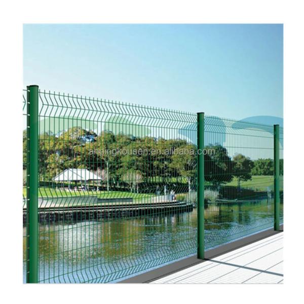 Decorative Powder Coated 3D Triangular Bending Wire Mesh Fence for Garden Privacy