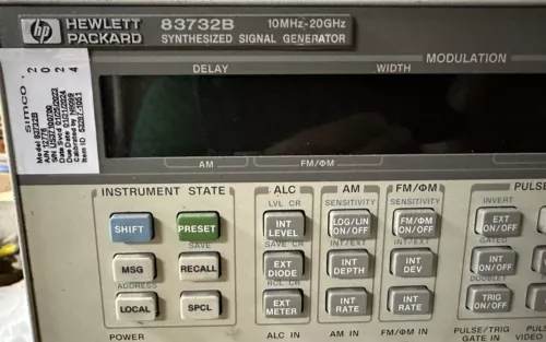 Keysight (Agilent) 83732B 10 МГц до 20 ГГц Синтезированный генератор сигнала Используемое испытательное оборудование
