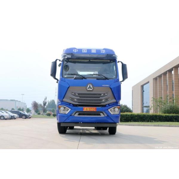 Powerful SinotruK Haohan N6G 4*2 6*4 Traction Truck CHG LNG Special Truck Traction Head