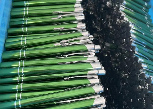 os perfis de alumínio da extrusão da espessura de 0.5mm colorem anodizado 6060 T4