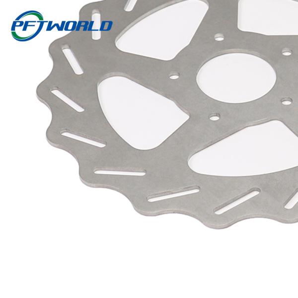 Parties en aluminium pour le sablage, coupe laser rotative en argent blanc