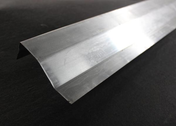 Teto de alumínio dado forma acenado do defletor da lâmina, telhas suspendidas decorativas à prova de fogo do teto do metal