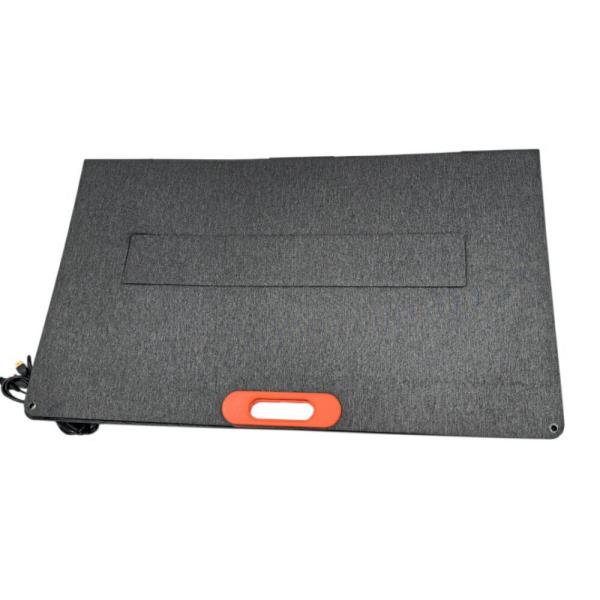 最大電力時11A 電流 折りたたみ式ソーラーチャージャー 200Wピーク電力 570 X 600 X 40 mm 折りたたみ時のサイズ RVオーナー向け