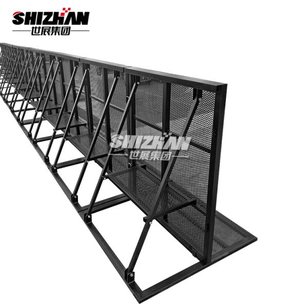 6061-T6 Black Concert Crowd Control Barrier With 2mm Mesh Thickness