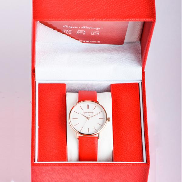 11cm Red Wrist Watch Accessories Box Pillow Leather Watch Case