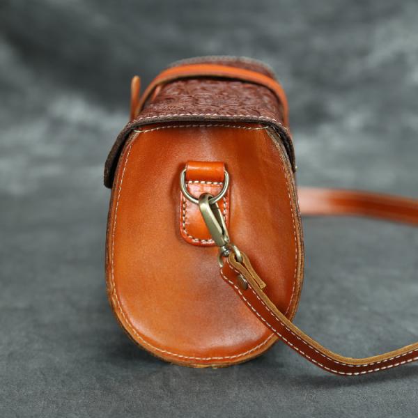 0.44kg Retro Vegetable Tanned Messenger Leather Barrel Bag