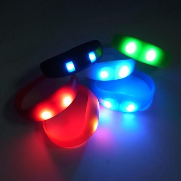 New Product Christmas Celebration Gifts Custom Silicone Remote Controllable LED Flashing Light up Bracelet Wristband for Concert