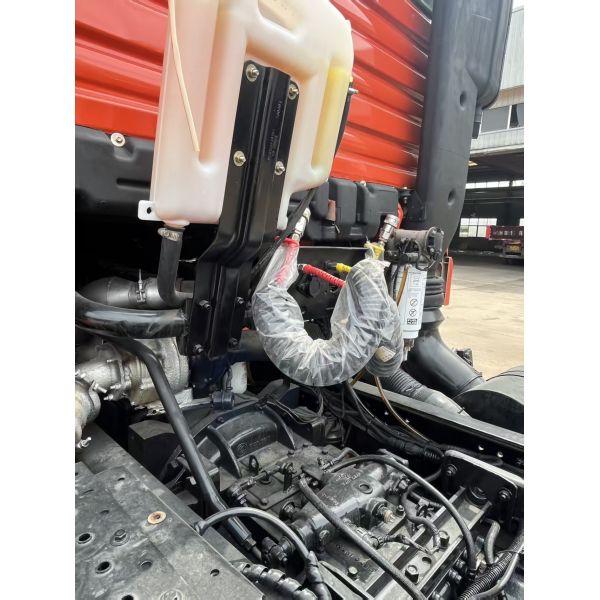 SHACMAN dump truck, equipped with a quick-shift gearbox and a diesel engine