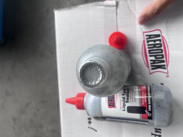 300 ml de sellador de neumáticos anticongelante Aeropak para neumáticos de automóviles Vida útil de 3 años