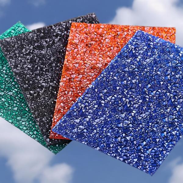 Folha de policarbonato de diamante em relevo com 250x resistência ao impacto do vidro e 80% de transmissão da luz