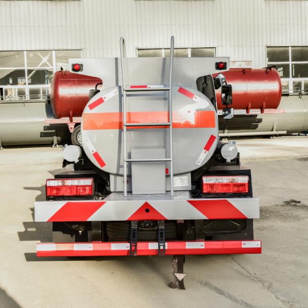 Dongfeng Stainless Steel Tanker Truck Gasoline Mobile Refueling Truck 2200L Capacity