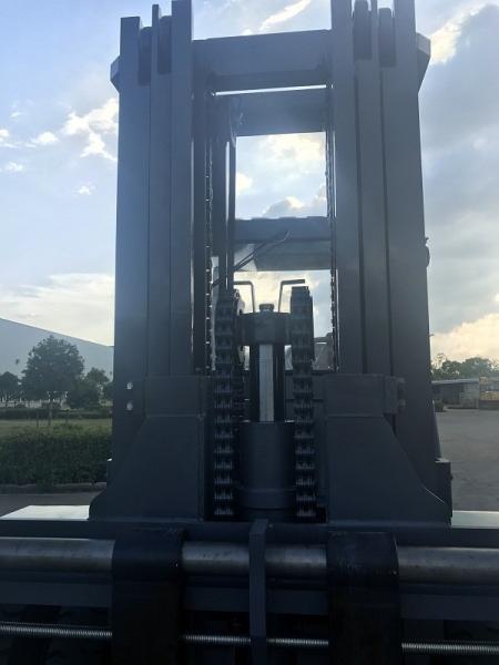 Lift Truck 10 Tons Forklift Diesel for Heavy Load Construction Lift Height 3000-6000mm