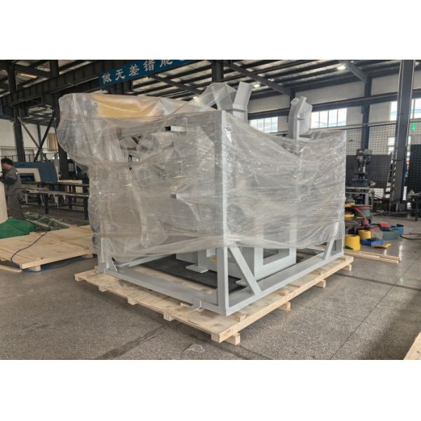 Robot Palletizing System with Integrated Pallet Lifting Device for Beverage Industry Providing Intelligent Robotic Solutions