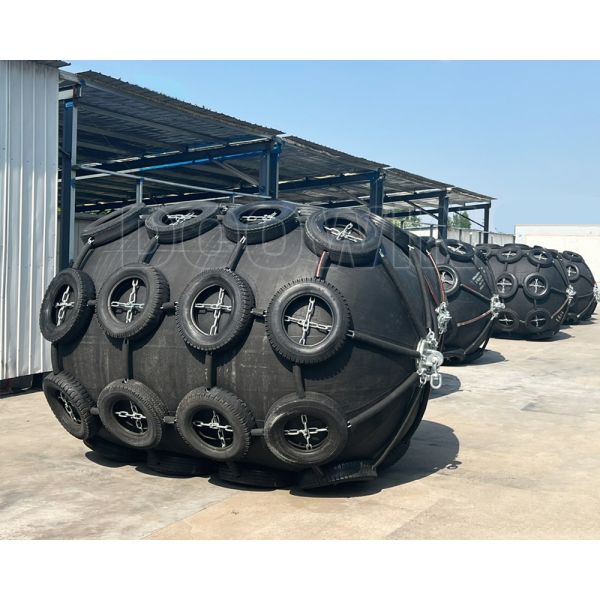 Défense pneumatique hydrostatique ISO17357 1m-9m, défense en caoutchouc Yokohama avec filet de chaîne