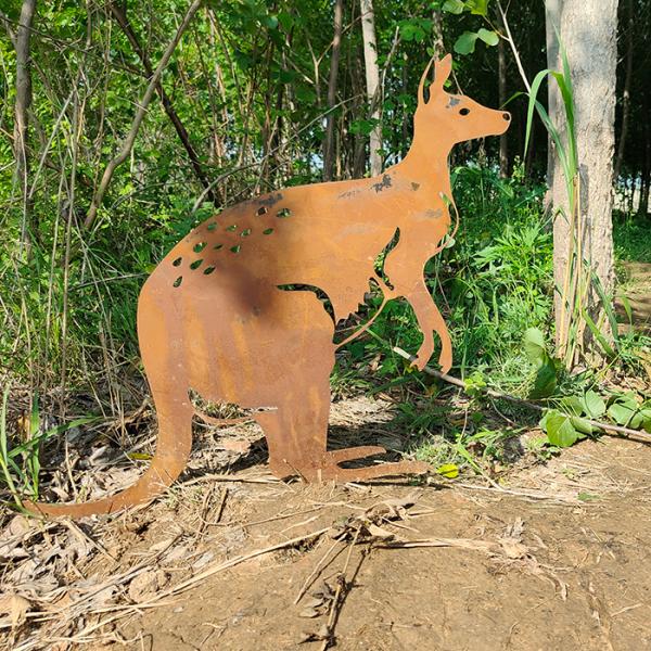 Custom Design Opossum Shape Outdoor Metal Garden Decor Accessories