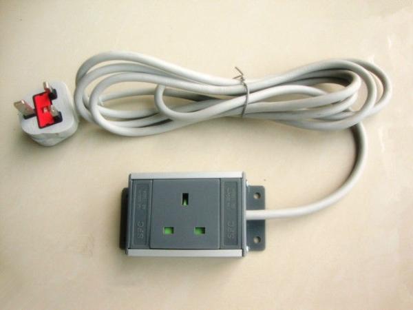 1 port outlet with switch Power Strips, UK Power Distribution Units and Extension Cords