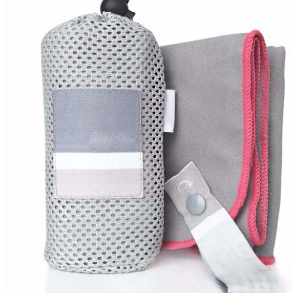 Toalla de encargo al por mayor de los deportes de la microfibra con Logo And Bag