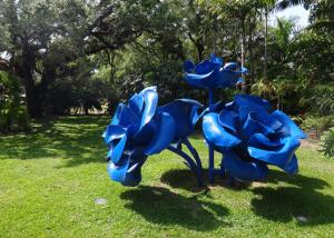 Large Painted Blue Metal Rose Sculpture / Metal Garden Flowers Sculpture For
