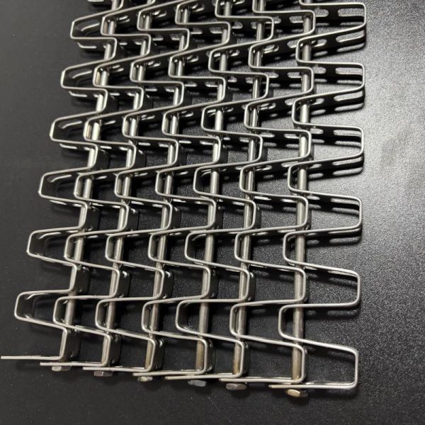 Metal Chain Driven Horseshoe Stainless Steel Honeycomb Mesh Belt for Seafood Cooling