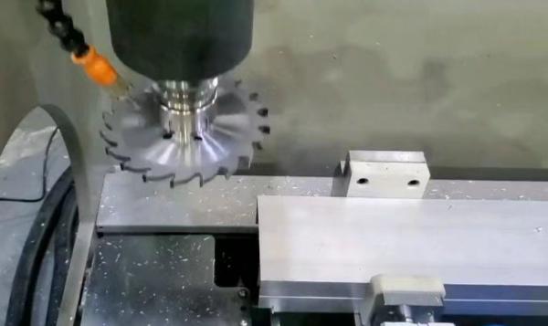 3+1 Axis Aluminum Machining Center Aluminium Drilling Machine